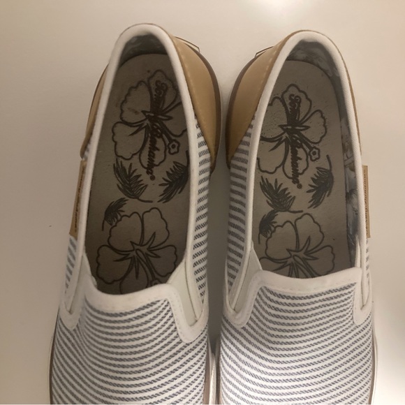 Nautical Style Tommy Bahama Slip On Sneakes, Stripes, Women’’s Size 8.5 - Picture 3 of 12